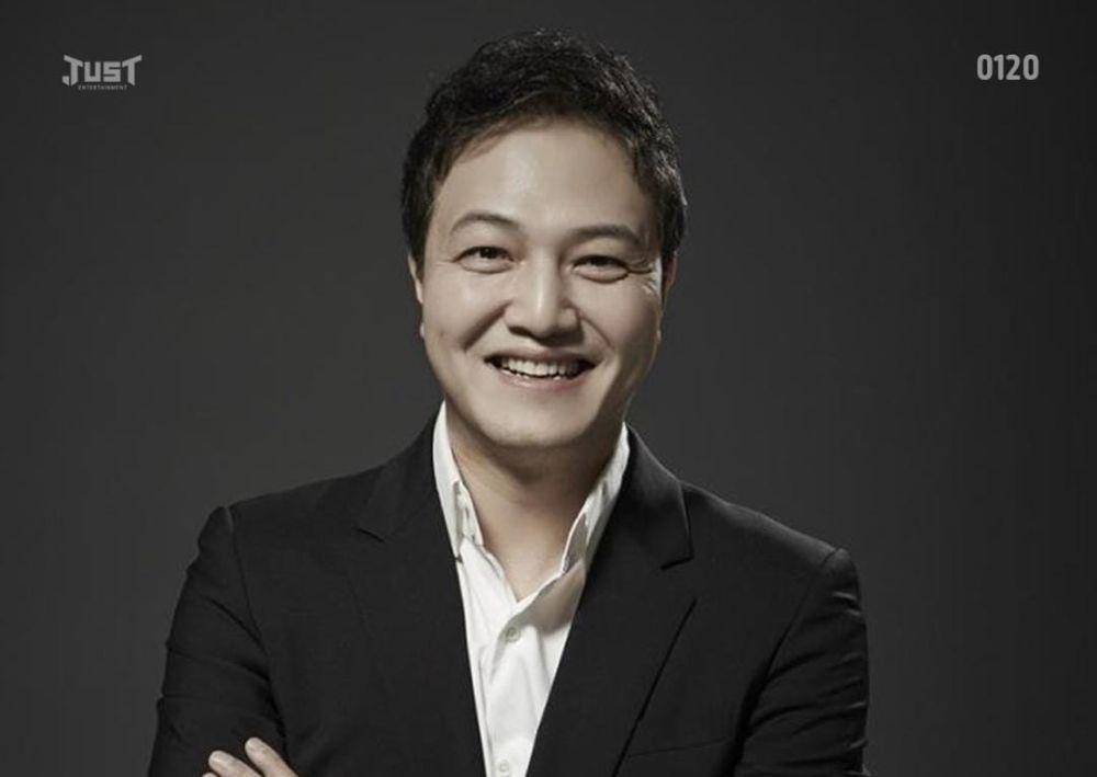 Jung Woong In (instagram.com/enter_just)