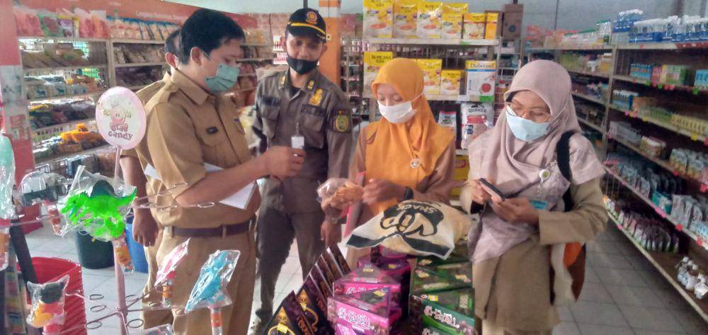 Sidak produk makanan dan minuman jelang Lebaran.(Dok.Istimewa)