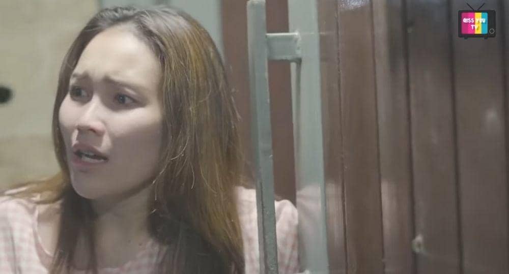 potret Ayu Ting Ting kelililng kampung bangunkan sahur (youtube.com/Qiss You TV)