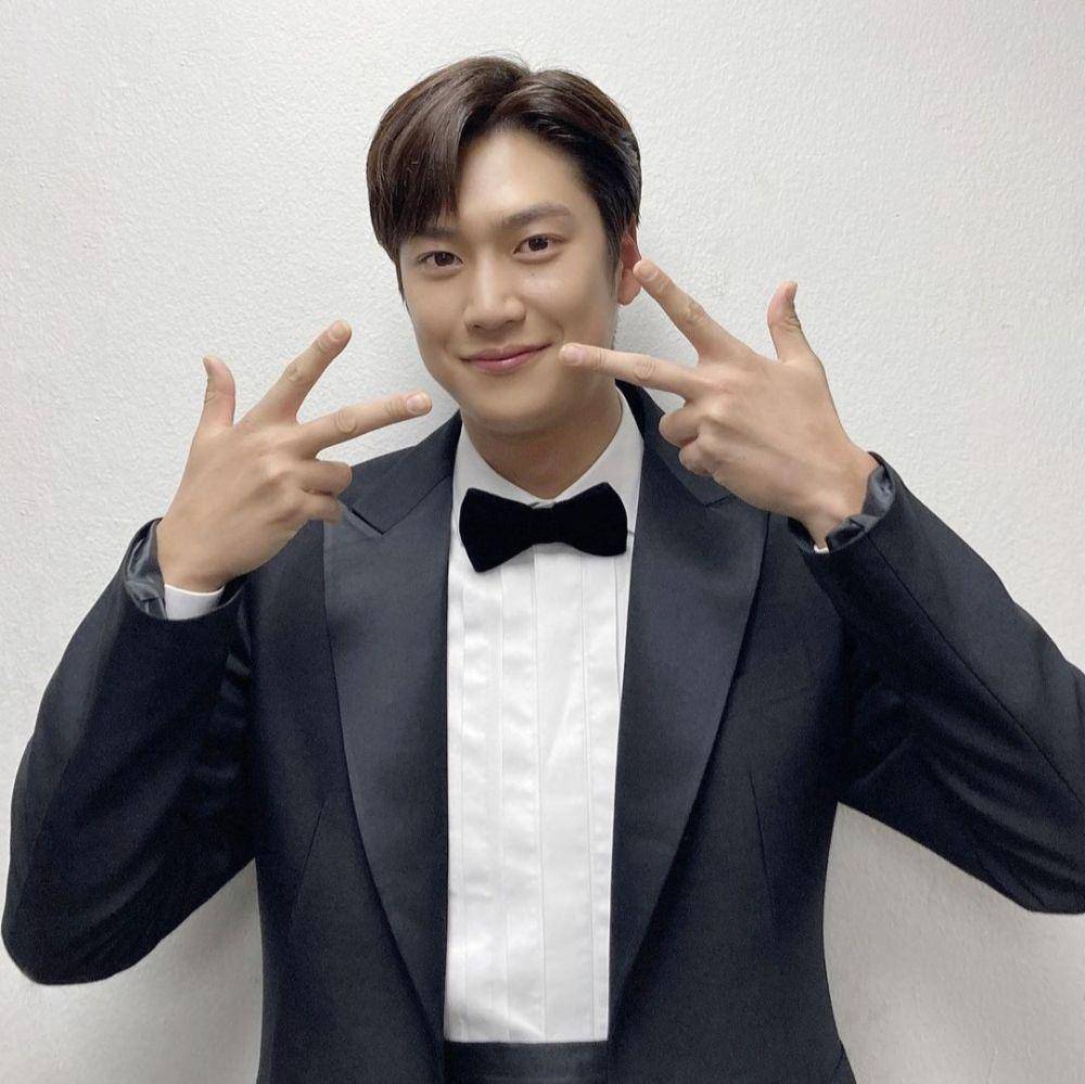 Na In Woo (instagram.com/10042n00)