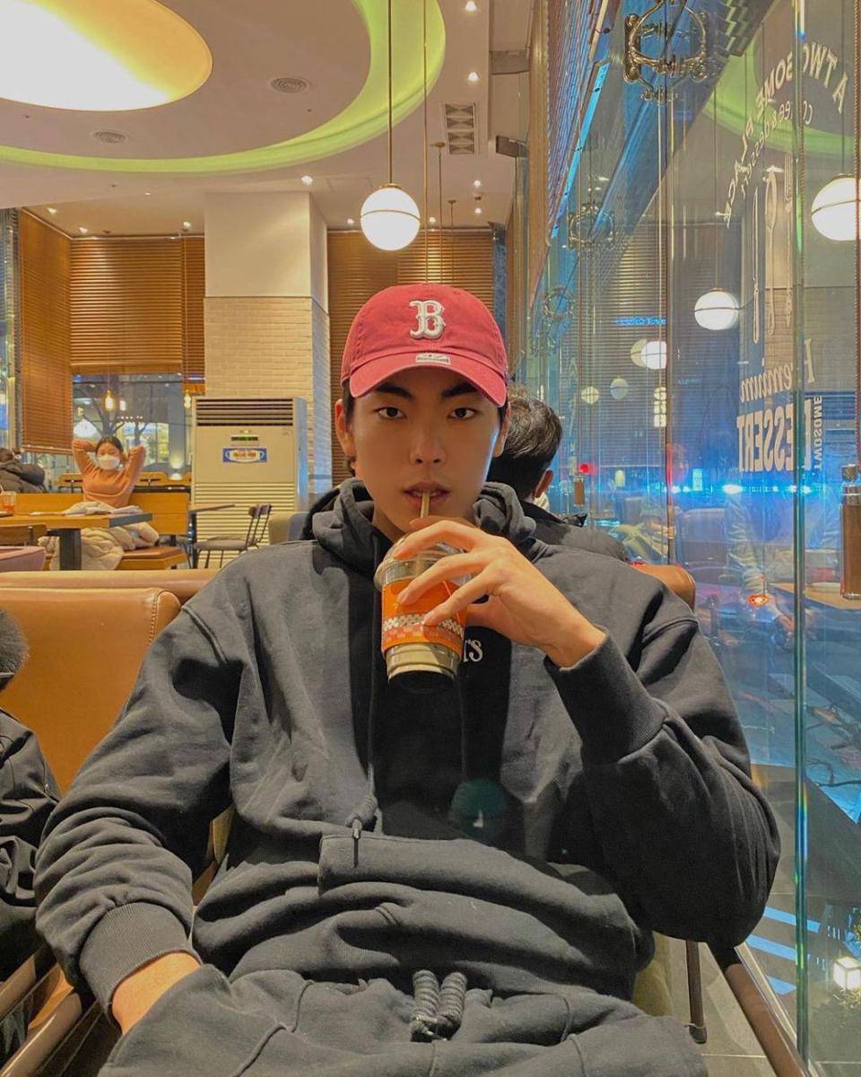 Kim Su Gyeom (instagram.com/su_gyeom_)