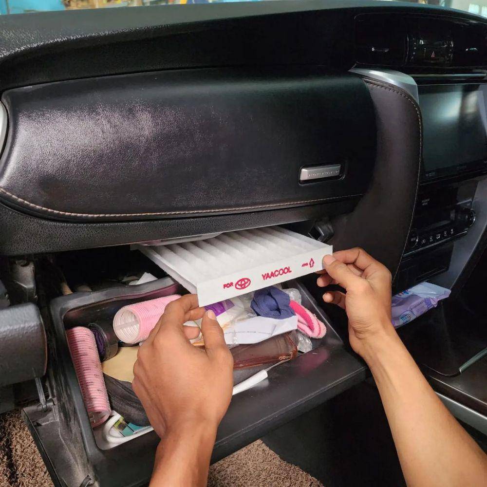 Ilustrasi mengganti filter ac mobil (instagram.com/satriavariasi_ngawi)
