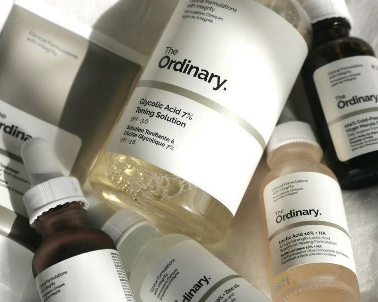 7 Rekomendasi One Set Skincare untuk Kulit Glowing dan Sehat