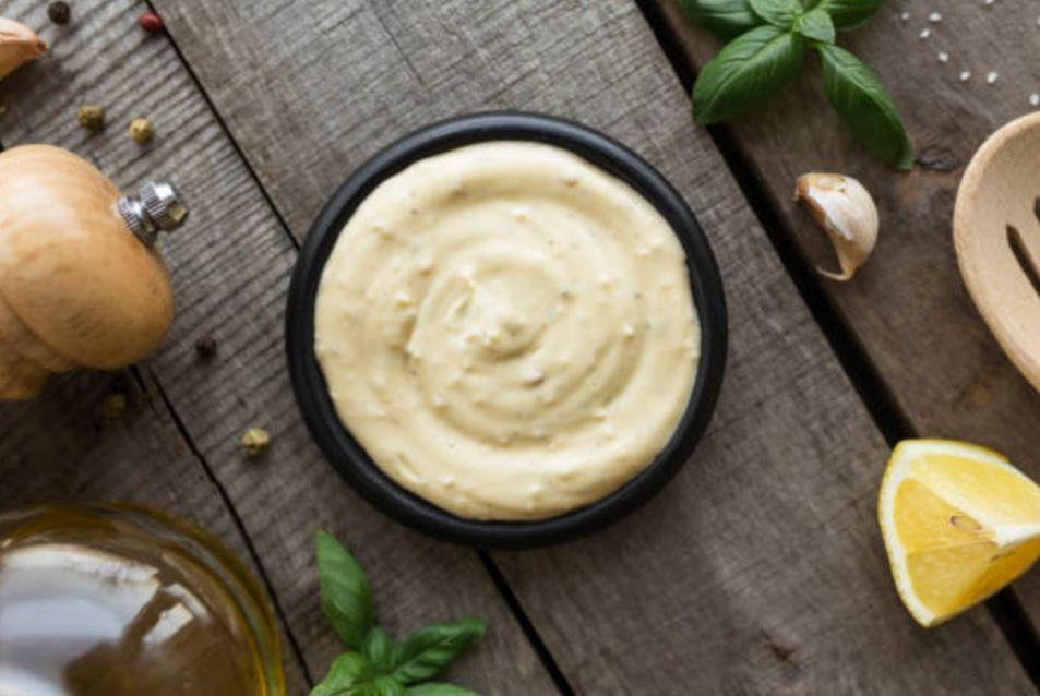 ilustrasi saus salad (istockphoto.com/Olena Ivanova)