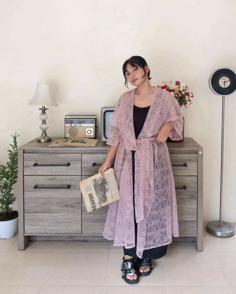 OOTD cewek mungil (instagram.com/avindayp)