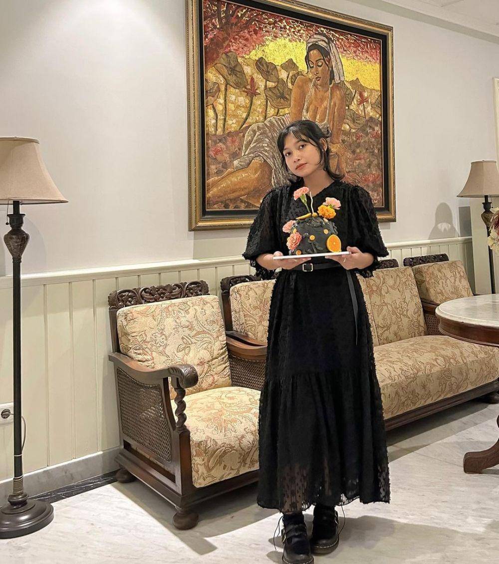 OOTD cewek mungil (instagram.com/avindayp)