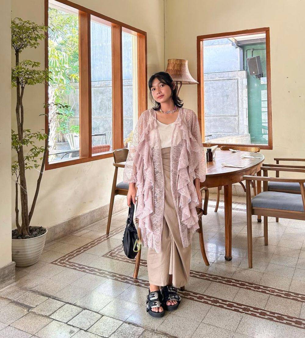 OOTD Lebaran untuk Cewek Mungil (instagram.com/avindayp)
