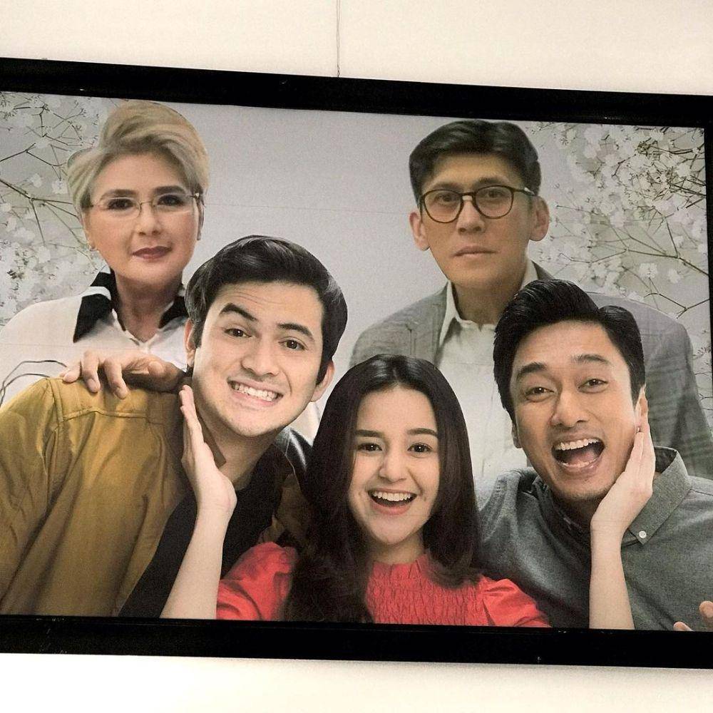 Potret manis Virza Oreel foto bersama keluarga di sinetron "Bidadari Surgamu" (instagram.com/virza_oreel)