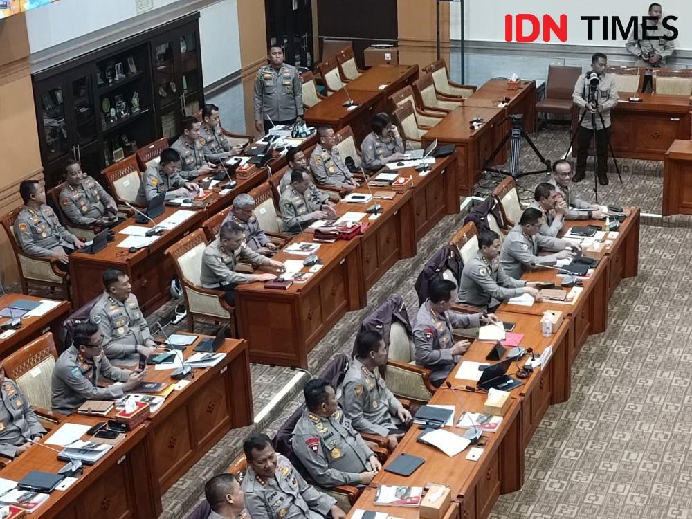 Rapat kerja Komisi III DPR RI dengan Kapolri Jenderal Listyo Sigit Prabowo terkait eveluasi Polri Tahun 2022 dan rencana kerja Tahun 2023. (IDN Times/Amir Faisol)