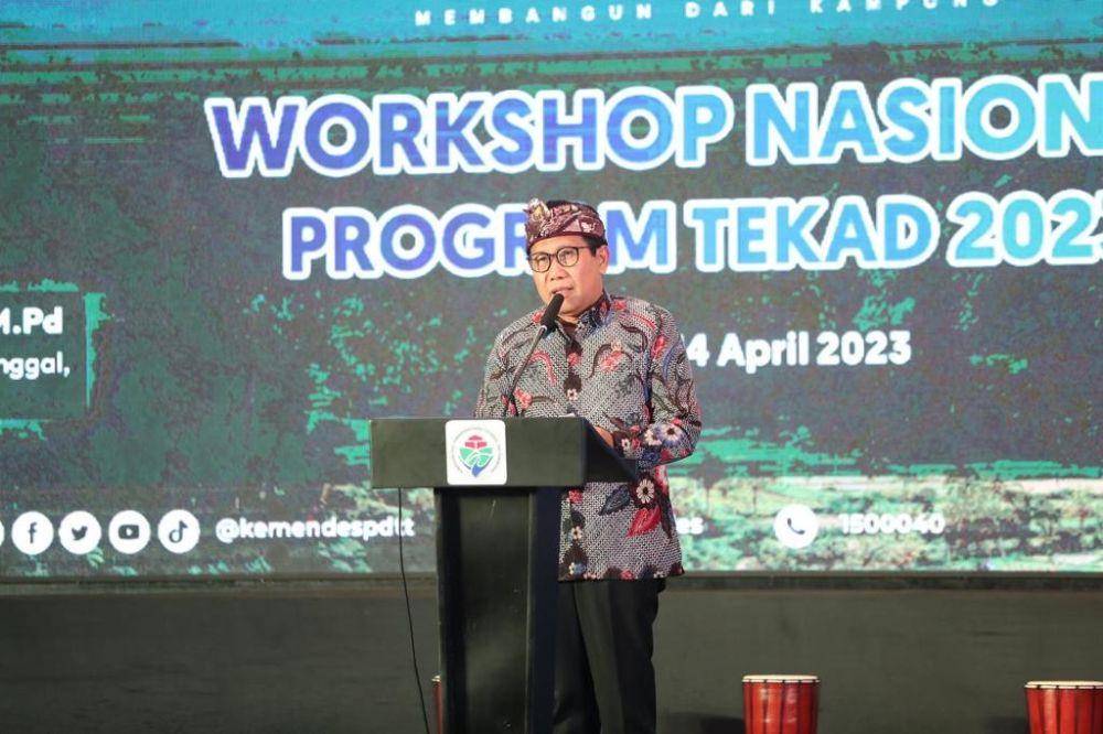 Caption Foto: Menteri Desa, Pembangunan Daerah Tertinggal, dan Transmigrasi Abdul Halim Iskandar, didampingi istri Lilik Umi Nashriyah memberikan arahan sekaligus membuka Workshop Nasional Program TEKAD 2023 di Trans Resort Bali, Rabu (12/04/2023). Turut hadir Wakil Gubernur Bali, Tjokorda Oka Arta Ardana Sukawati, Country Director IFAD Hani Elsadani, Dirjen PEI Harlina Sulistyorini, Dirjen PPDT Eko Sri Haryanto. (Dok. Kemendes PDTT)