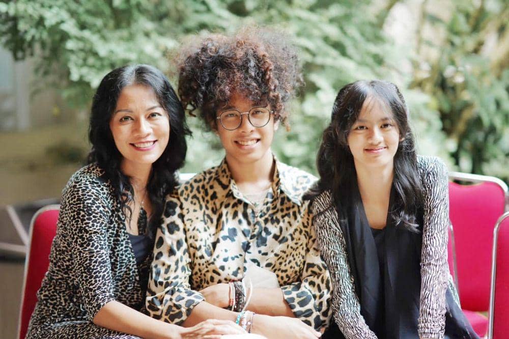 potret artis yang ditinggal meninggal pasangan karena sakit (instagram.com/deelestari)