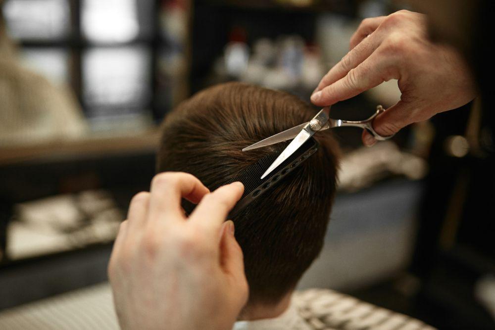 8 Rekomendasi Gaya Rambut untuk Tampil Kece saat Lebaran, Stylish Bro!