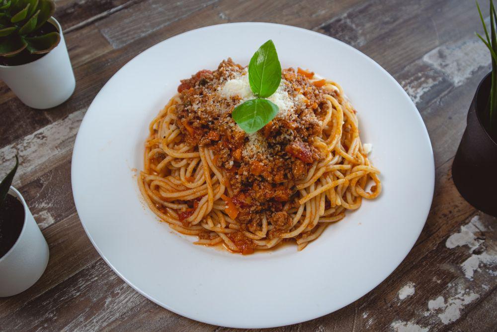 spaghetti (unsplash.com/homescreenify)