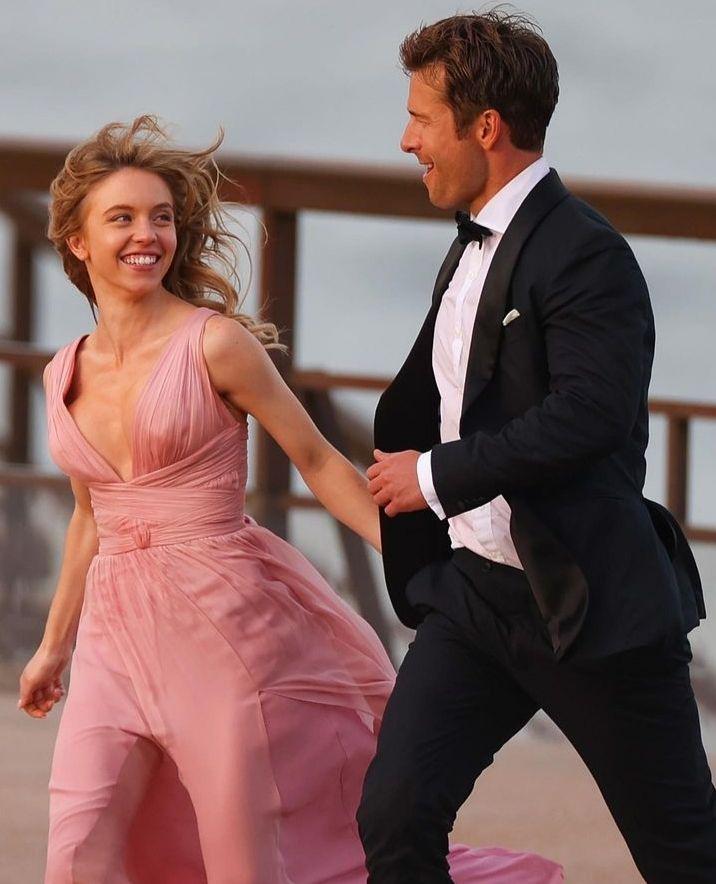 potret kedekatan Sydney Sweeney dan Glen Powell (instagram.com/justjared)