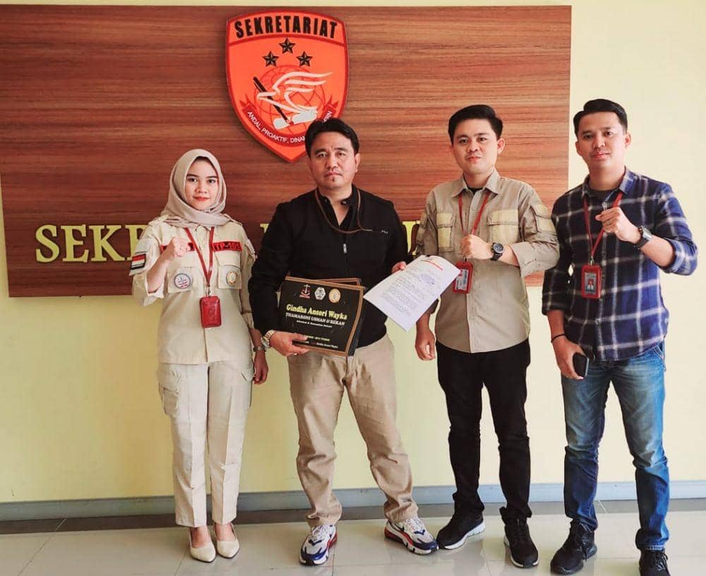 Kantor Hukum Gindha Ansori Wayka – Thamaroni Usman & Rekan mengadukan akun TikTok @Awbimax Reborn ke Polda Lampung. (IDN Times/Istimewa).