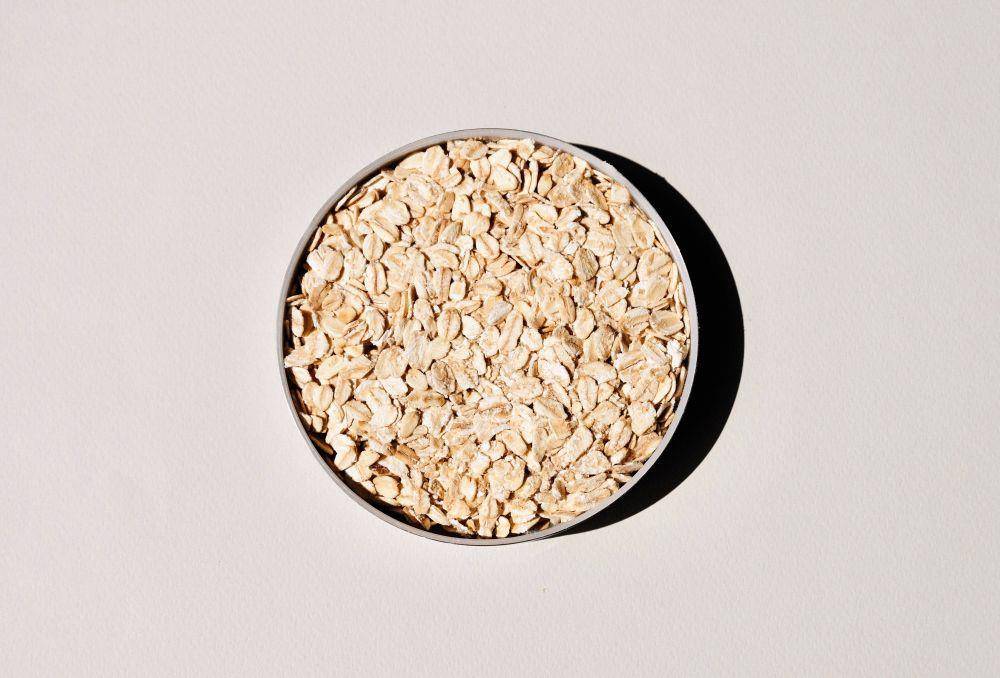 Ilustrasi oatmeal (unsplash.com/@molnj)
