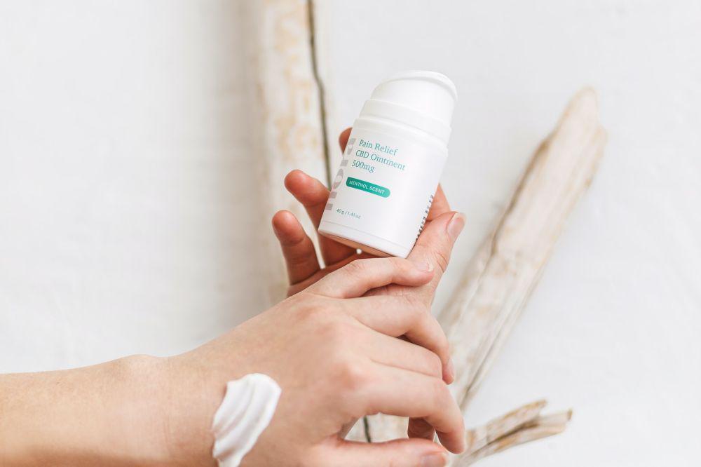 5 Rekomendasi Body Lotion Tanpa Alkohol, Aman untuk Kulit Sensitif