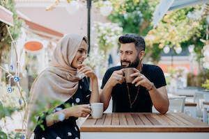 ilustrasi menghadapi pertanyaan saat lebaran (pexels.com/ Mikhail Nilov)