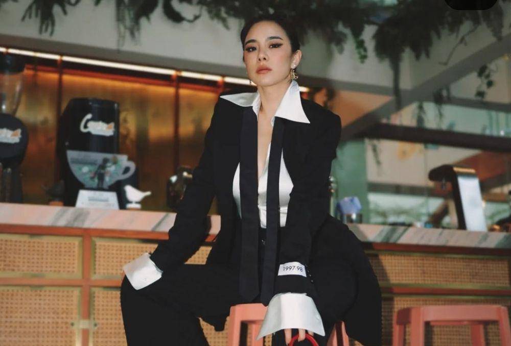 Cris Horwang (instagram.com/crishorwang)
