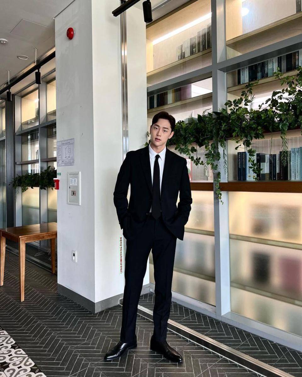 Kwon Hyun Bin (instagram.com/komurola/)
