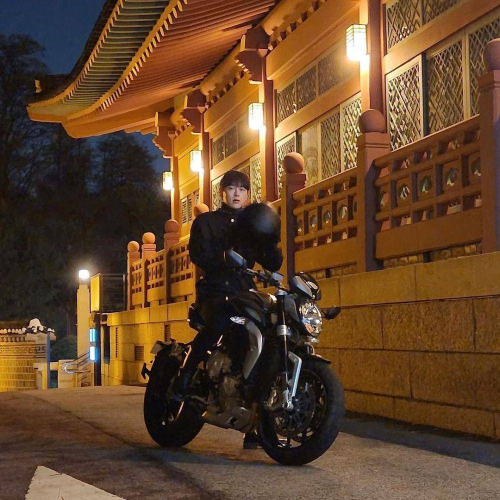 Kwon Hyun Bin (instagram.com/komurola/)