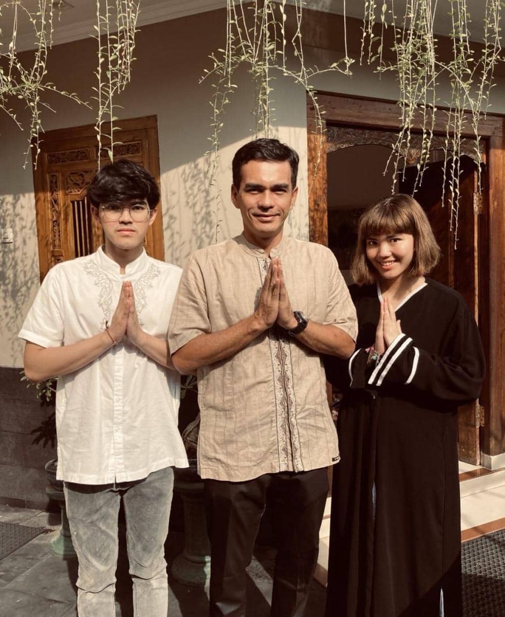 potret artis yang ditinggal meninggal pasangan karena sakit (instagram.com/syach_t)