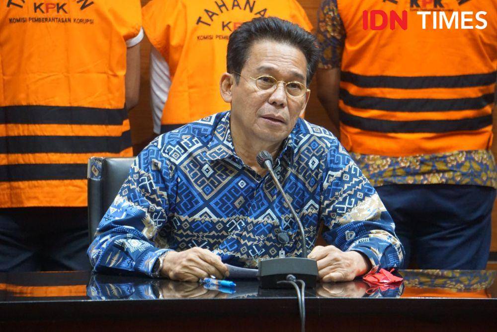 KPK Tahan 10 Tersangka dugaan Suap Pembangunan Jalur Kereta Ali di Sulsel, Jateng, Jabar, dan Jawa-Sumatra 2018-2022 (IDN Times/Aryodamar)