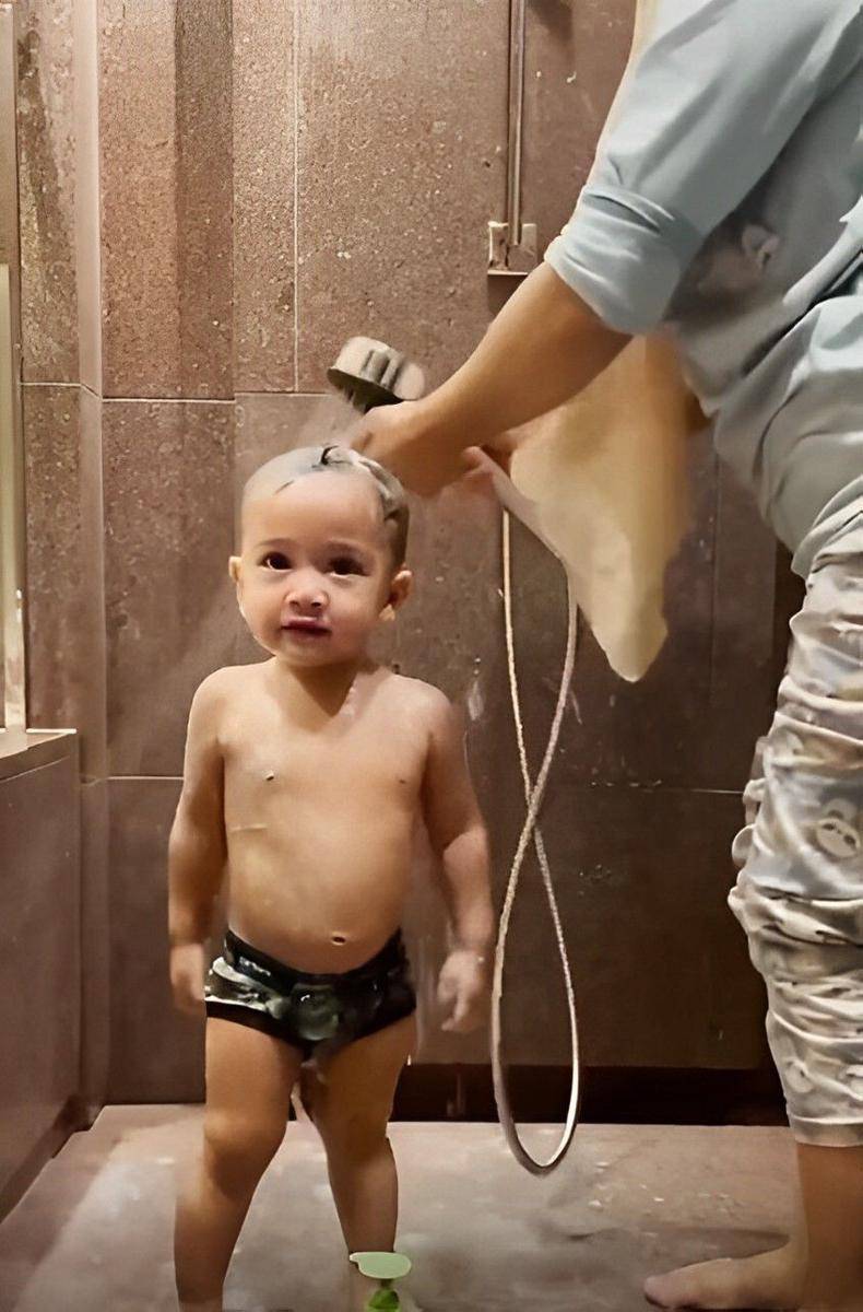 potret Rayyanza mandi (instagram.com/videoladygigi)