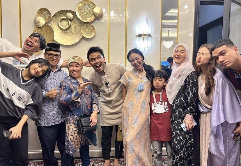 bukber di rumah Thariq Halilintar (instagram.com/dewizuhriati)