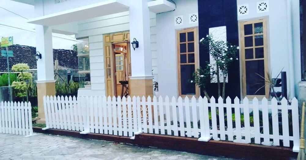 Pagar Kayu Motif Rendah (pinhome.id)