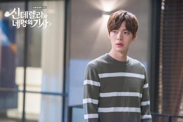 Ahn Jae Hyun di drama Cinderella and Four Knights (dok. tvN/Cinderella and Four Knights)