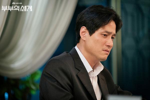 Kim Young Min di drama The World of the Married (dok. JTBC/The World of the Married)