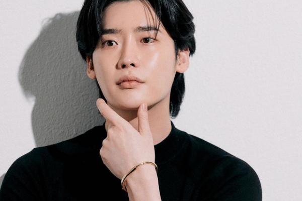 Lee Jong Suk (instagram.com/jongsuk0206)