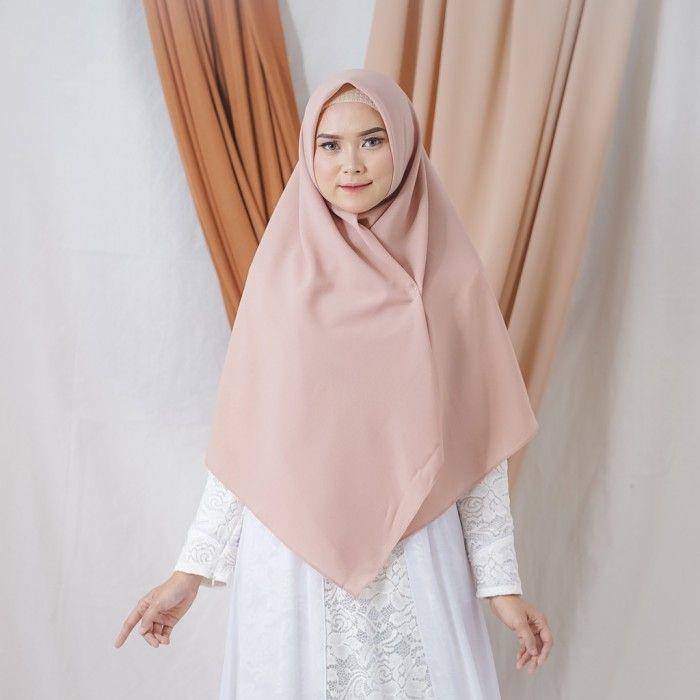 segi empat diamond (instagram.com/maula.hijab)