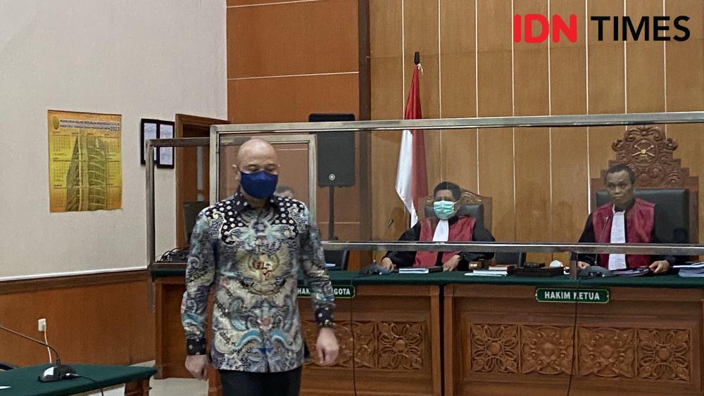 Banding Ditolak, Teddy Minahasa Tetap Divonis Penjara Seumur Hidup