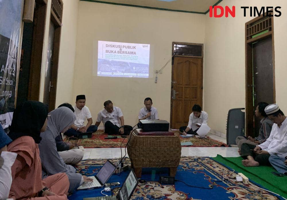 Diskusi stockpile di Lampung. (IDN Times/Rohmah Mustaurida)