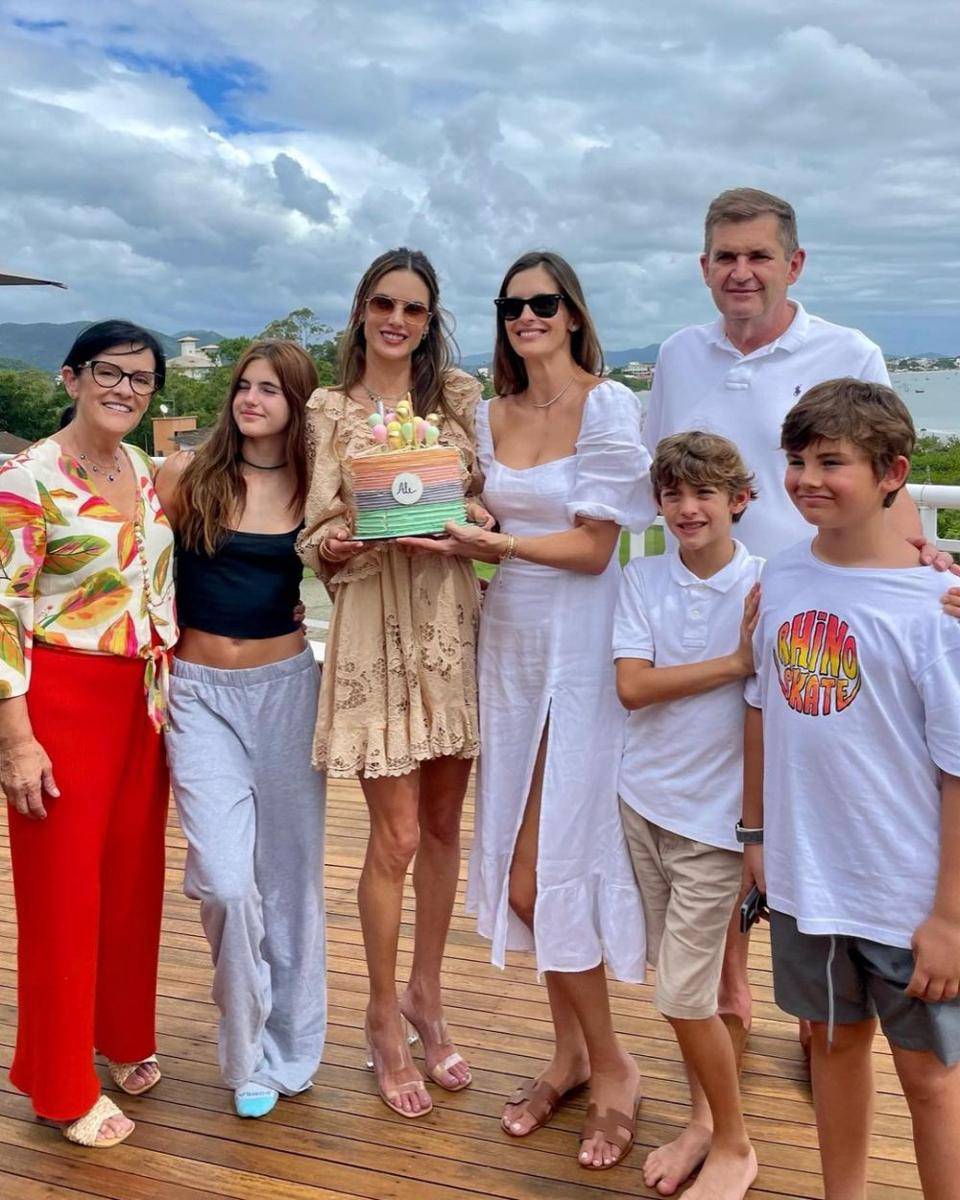 potret ulang tahun Alessandra Ambrosio (instagram.com/alessandraambrosio)