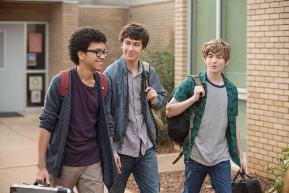 Justice Smith, Nat Wolff, dan Austin Abrams dalam film Paper Towns. (dok. 20th Century Studios/Paper Towns)