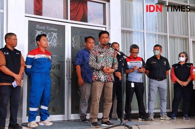 Bupati PPU Hamdam saat berikan arahan dalam kegiatan penyerahkan bantuan SKK Migas kepada masyarakat sekitar operasi KKKS  (IDN Times/ Ervan)