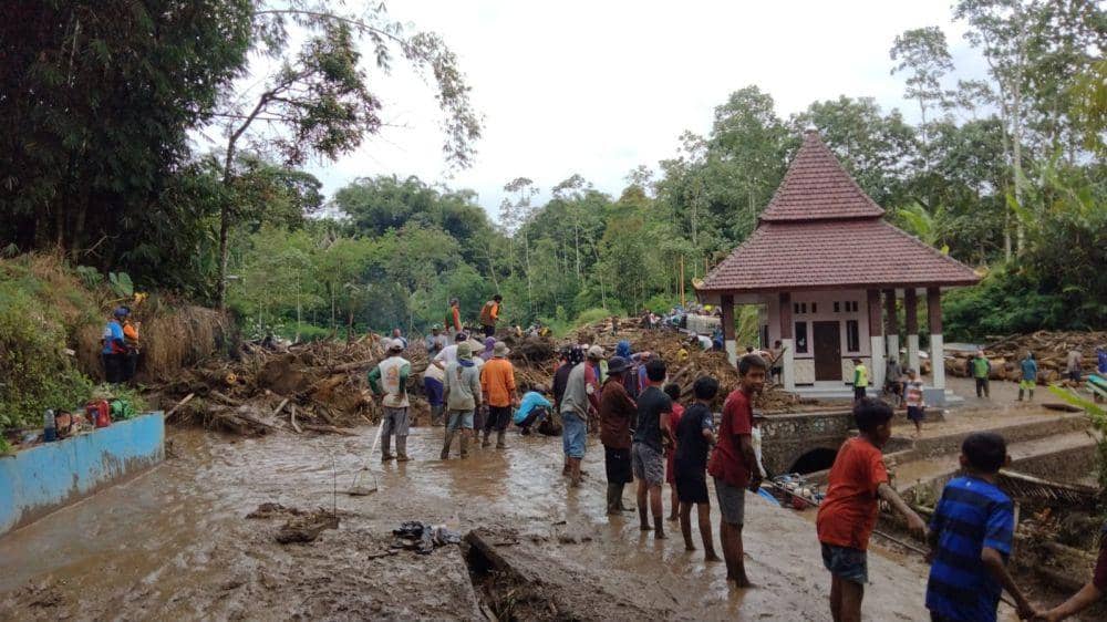 Banjir Bandang dan Longsor Terjang Ngantang, Kabupaten Malang
