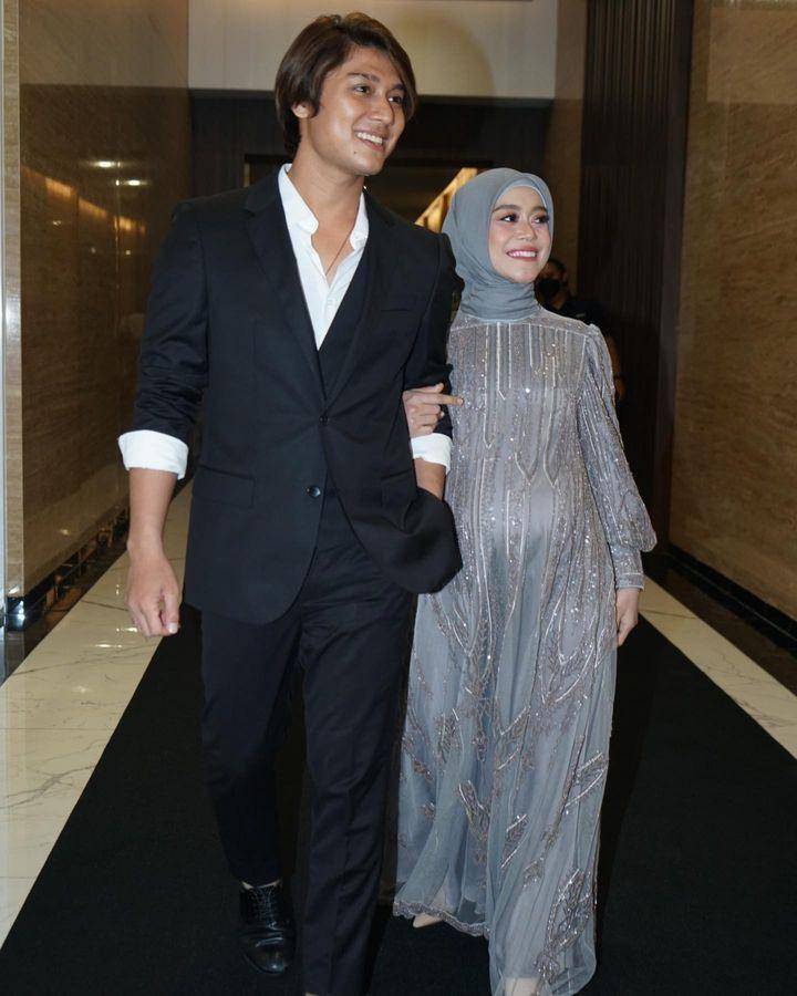 ootd gamis Lesty Kejora (instagram.com/lestykejora)