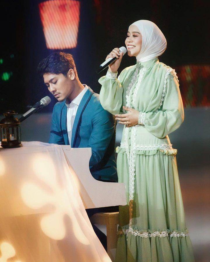 ootd gamis Lesty Kejora (instagram.com/lestykejora)