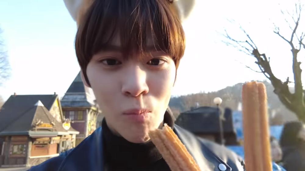 Cuplikan Eunseok SM ROOKIES makan churros (youtube.com/SMTOWN)