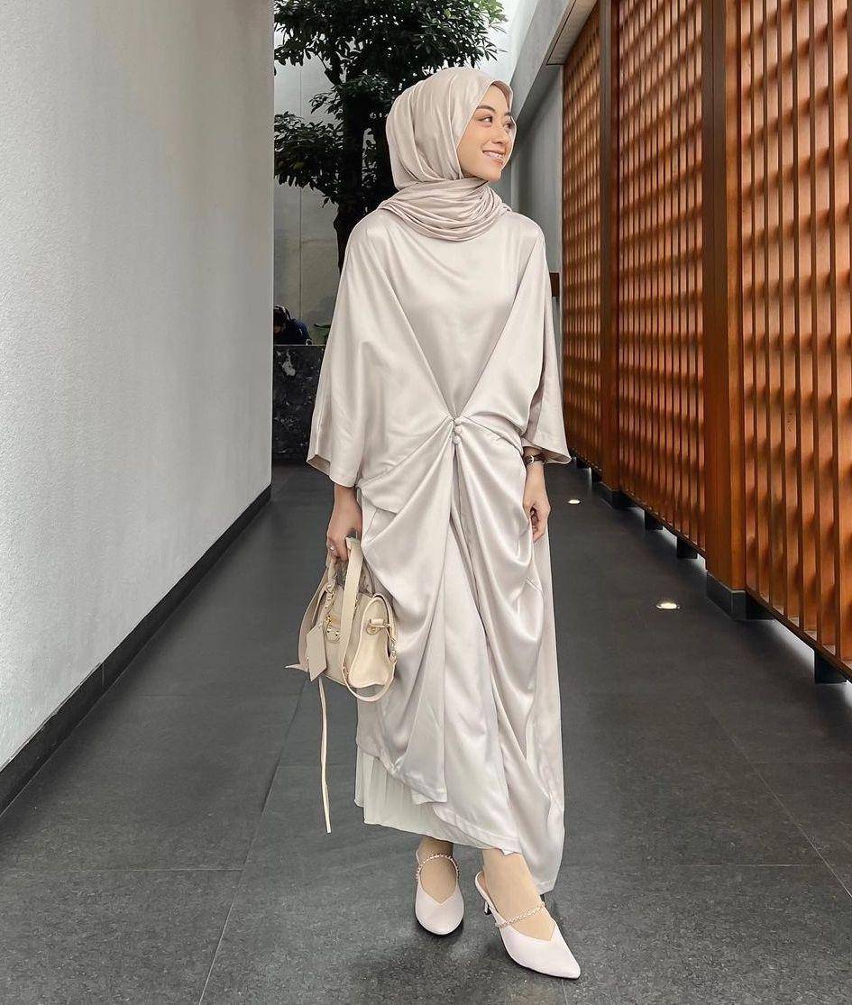Kaftan lebaran (instagram.com/meiraniap)