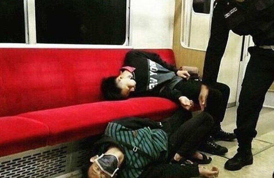 kelakuan penumpang KRL (instagram.com/drama.krl.id)