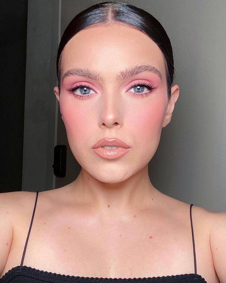 Inspirasi gaya blush on pada makeup (instagram.com/patrickta)