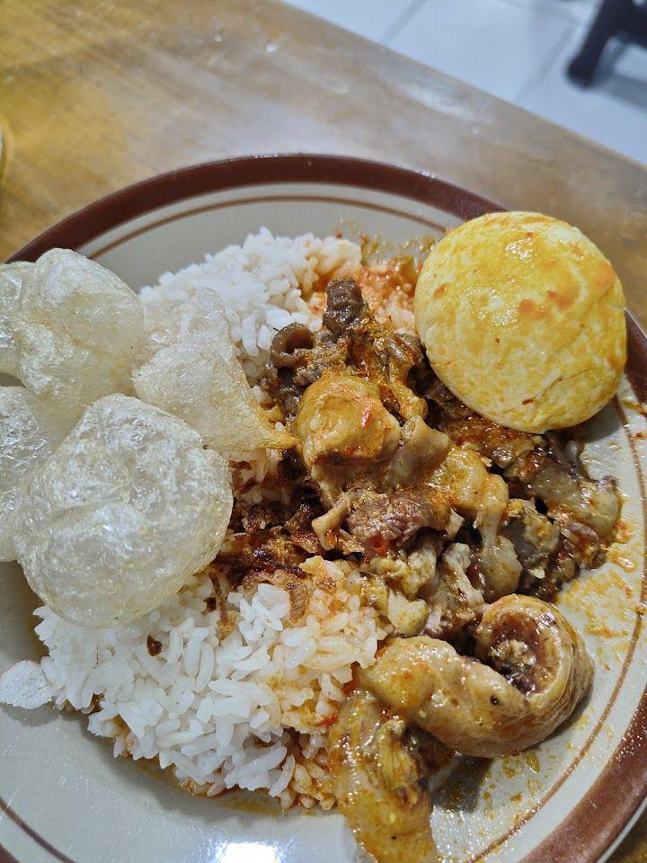 Gule Sapi dan Nasi Koyor Satelit (google.com/maps/Kara)