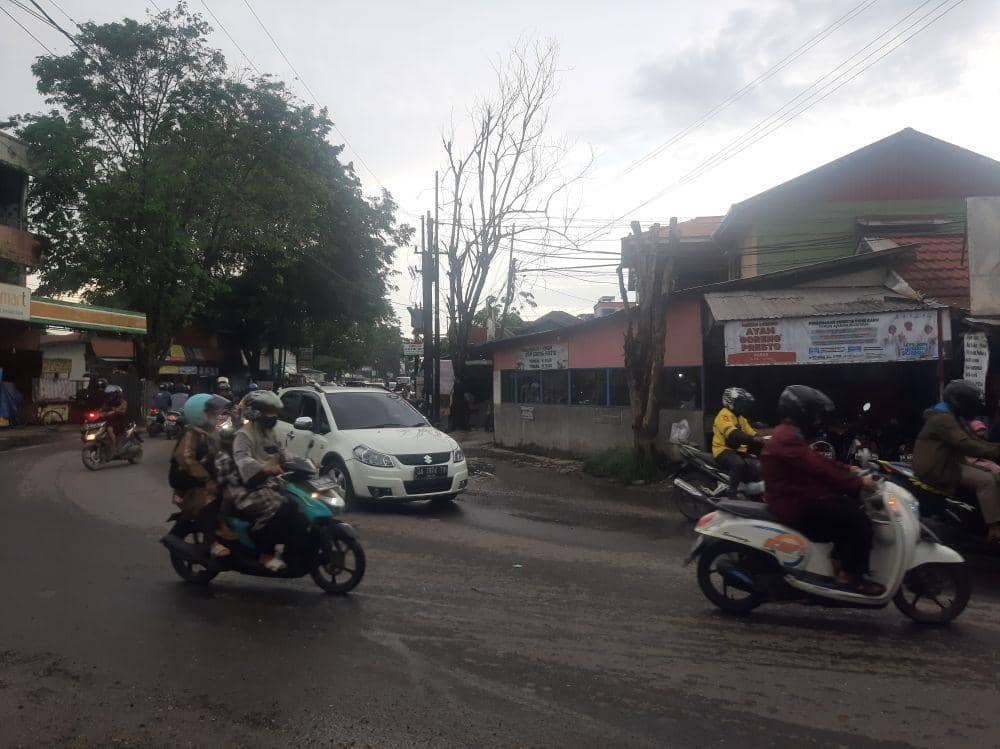 Suasana arus lalu lintas di Kota Banjarmasin.