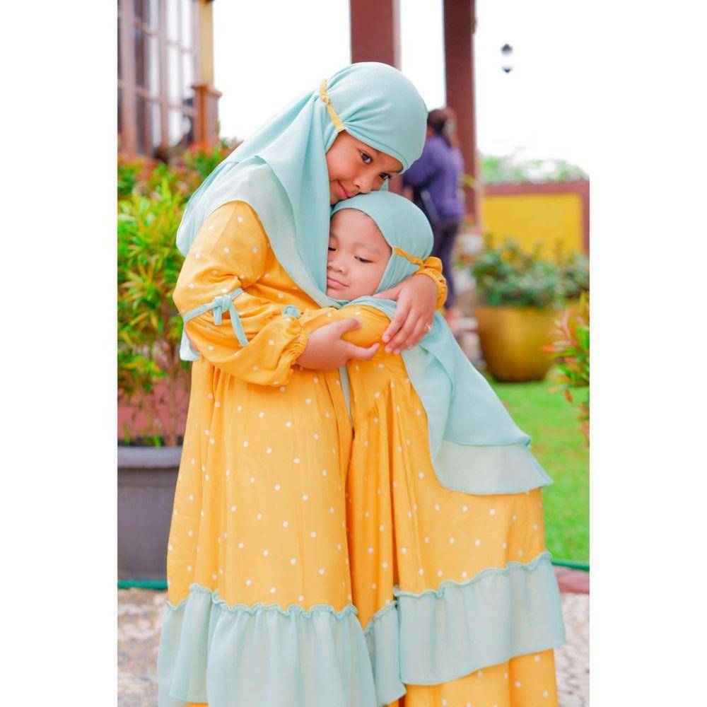 potret dua buah hati Indri Giana (instagram.com/_indrigiana_)