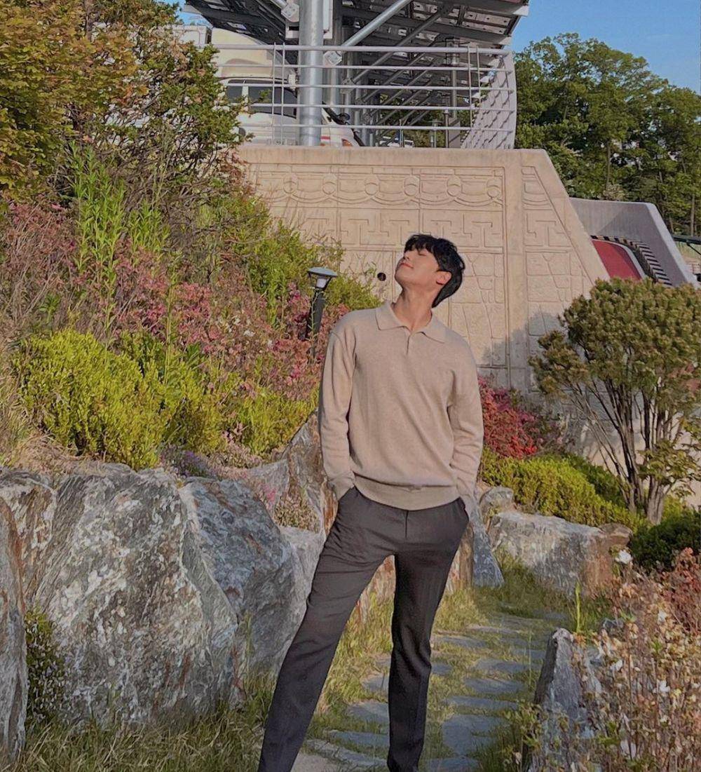 Gaya busana Lee Do Hyun (instagram.com/ldh_sky)